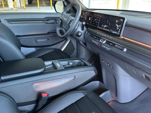 New 2026 Kia EV9 Land image 13