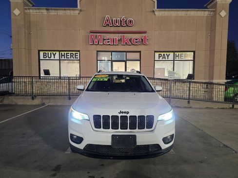 Used 2019 Jeep Cherokee Latitude Plus image 2