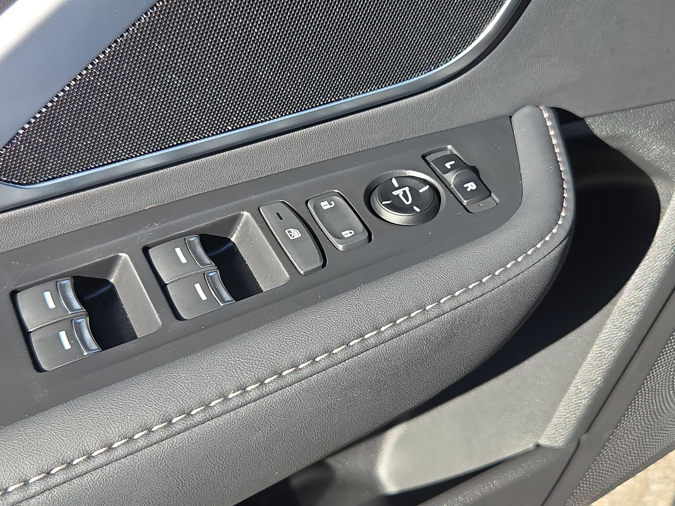 Certified 2026 Acura RDX SH-AWD image 11