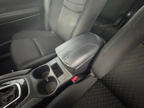 Used 2018 Nissan Rogue S FWD image 32