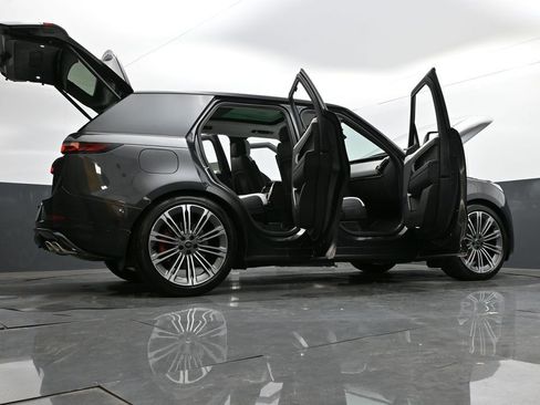 Used 2025 Land Rover Range Rover Sport Autobiography image 38