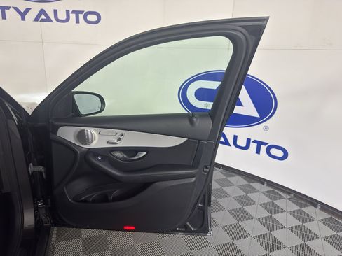 Used 2021 Mercedes-Benz GLC 300 image 42