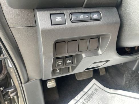 Used 2022 Nissan Frontier SV image 16