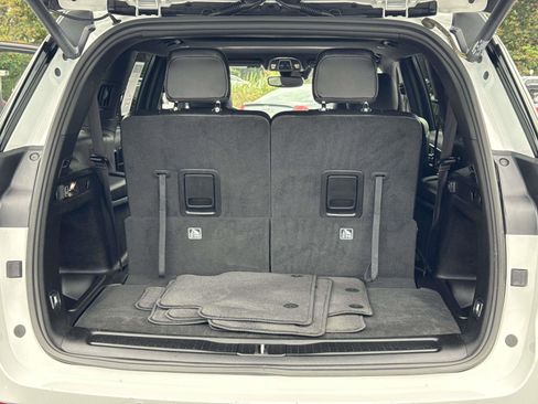 Used 2023 Jeep Grand Cherokee L Laredo image 15