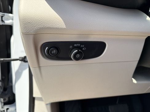 Used 2023 Buick Envision Essence AWD/4WD image 14