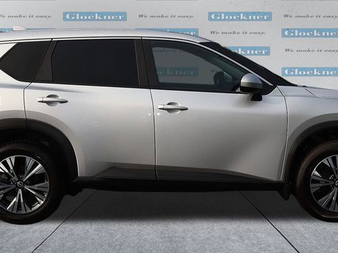 Used 2023 Nissan Rogue SV image 4