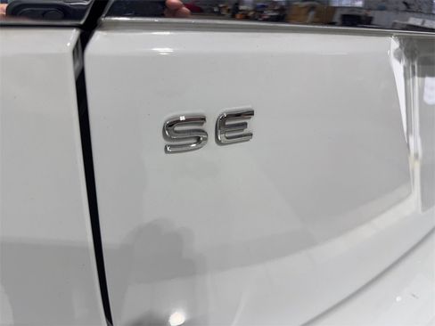 Used 2023 Volkswagen Atlas SE w/ Panoramic Sunroof Package image 23