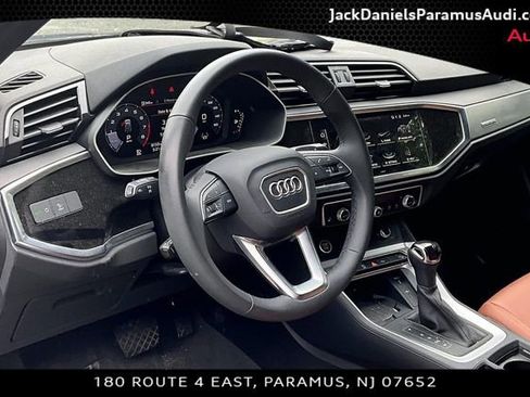 Used 2025 Audi Q3 2.0T Premium w/ Convenience Package AWD/4WD image 11