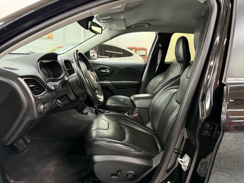Used 2020 Jeep Cherokee Limited AWD/4WD image 11