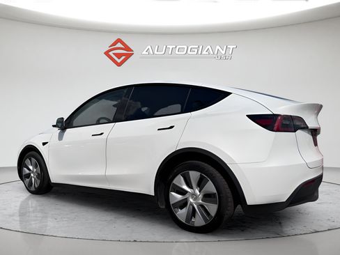 Used 2023 Tesla Model Y Long Range AWD/4WD image 4