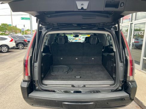 Used 2016 Cadillac Escalade ESV Luxury AWD/4WD image 16