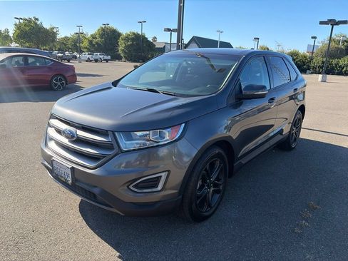 Used 2018 Ford Edge SEL w/ Equipment Group 201A FWD image 3