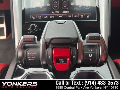 Used 2020 Lamborghini Urus AWD/4WD image 29
