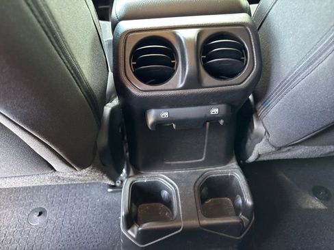 Used 2023 Jeep Wrangler Unlimited Sport AWD/4WD image 21