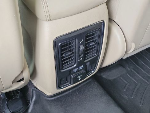 Used 2019 Jeep Grand Cherokee Limited AWD/4WD image 16