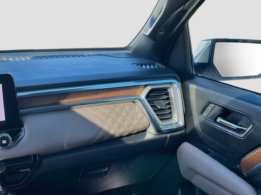 Used 2024 GMC Canyon Denali AWD/4WD image 25