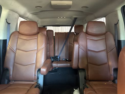 Used 2015 Cadillac Escalade ESV Premium AWD/4WD image 21