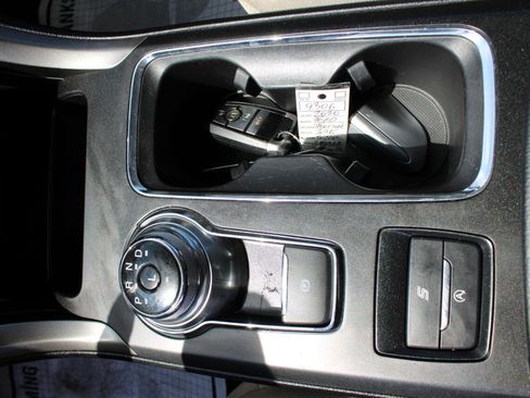 Used 2020 Ford Fusion SE image 21