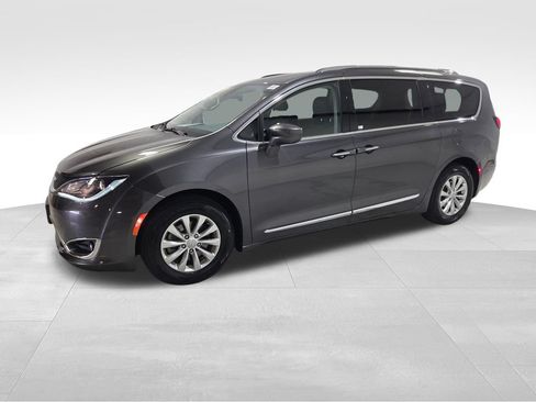 Certified 2018 Chrysler Pacifica Touring-L Plus FWD image 26