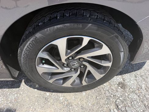 Used 2018 Honda Civic EX image 10