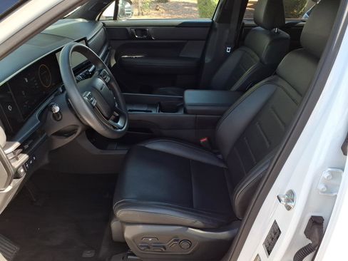 Used 2025 Hyundai Santa Fe Calligraphy FWD image 15