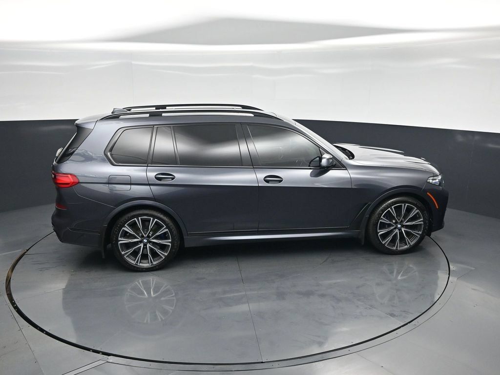 Used 2020 BMW X7 M50i w/ Dynamic Handling Package AWD/4WD image 39