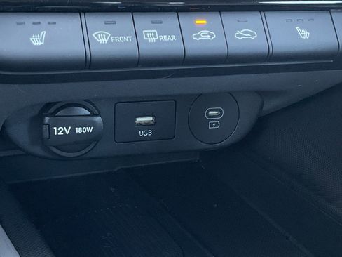 Used 2025 Hyundai Elantra SEL image 37