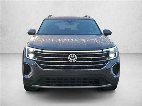 Used 2026 Volkswagen Atlas SE FWD image 2