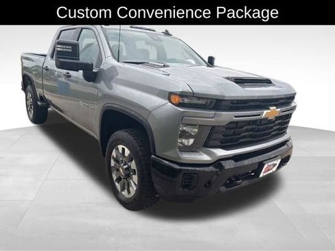 Used 2024 Chevrolet Silverado 2500 Custom w/ Custom Value Package AWD/4WD image 4