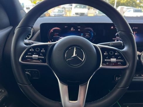 Used 2023 Mercedes-Benz GLA 250 4MATIC image 27