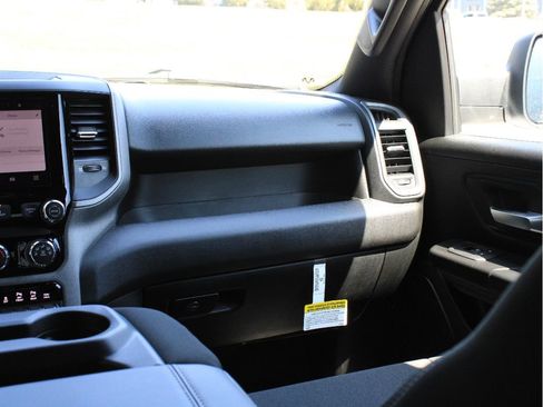 New 2026 RAM 1500 Express AWD/4WD image 25