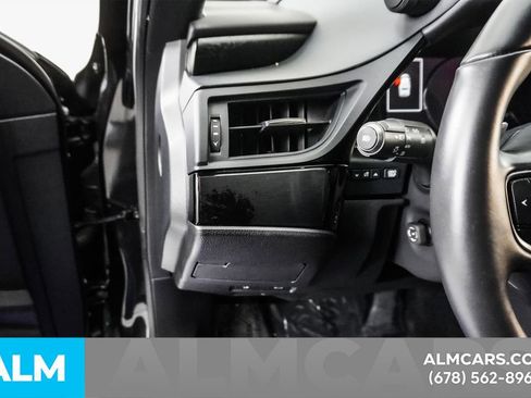 Used 2024 Lexus ES 300h w/ Premium Package image 33