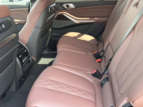 Used 2025 BMW X7 M60i w/ M Sport Professional Package AWD/4WD image 13
