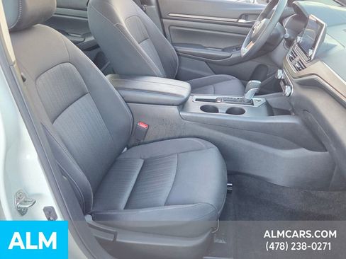 Used 2025 Nissan Altima 2.5 SV image 18
