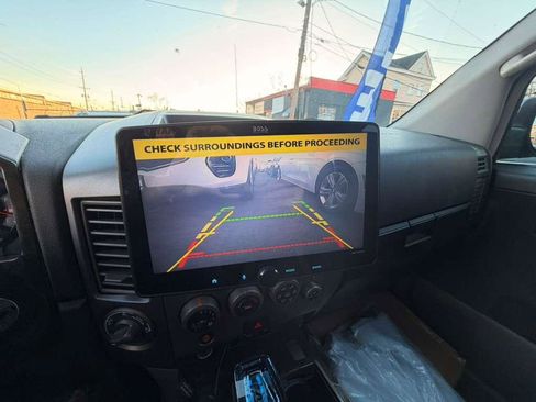 Used 2004 Nissan Armada SE image 8