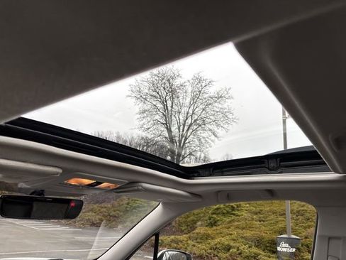 Used 2017 Subaru Forester 2.5i Premium w/ All-Weather Package image 12