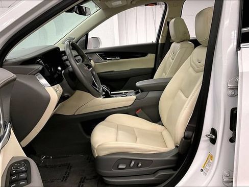 Used 2020 Cadillac XT6 Premium Luxury AWD/4WD image 23