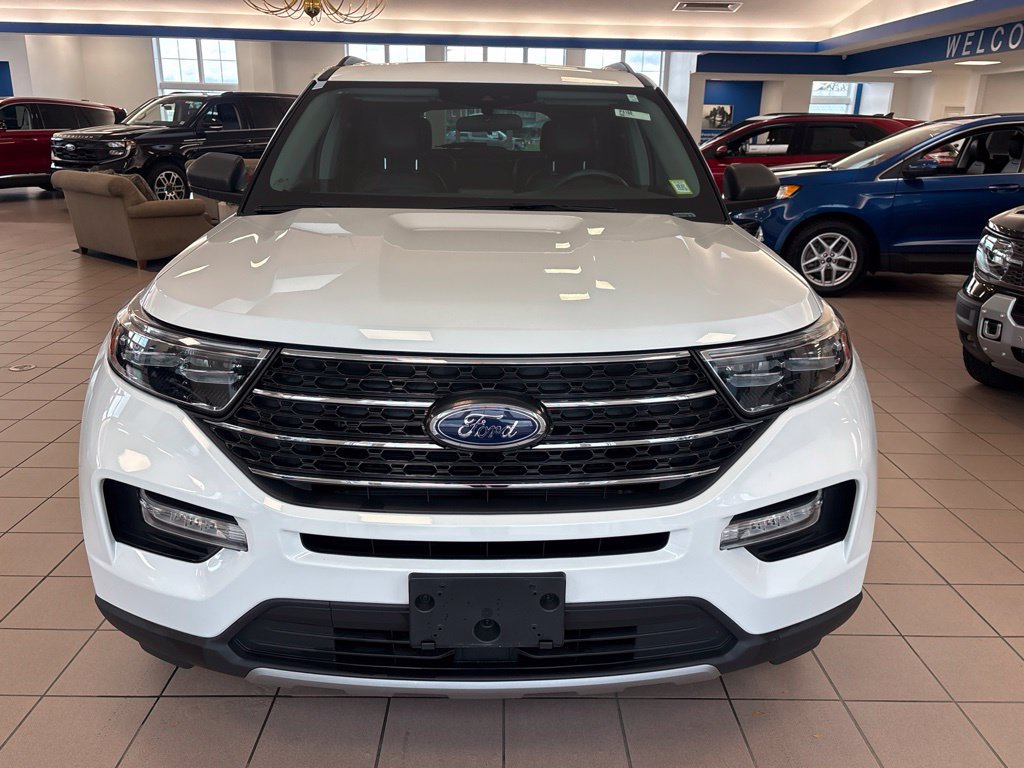 Used 2023 Ford Explorer XLT w/ Equipment Group 202A AWD/4WD image 8