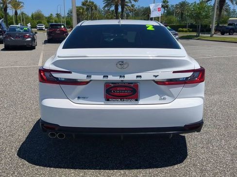 Certified 2025 Toyota Camry SE image 5