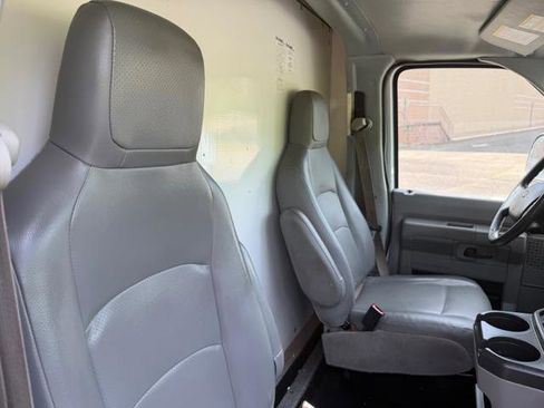 Used 2016 Ford E-350 and Econoline 350 Super Duty w/ Power Windows & Locks Group image 11