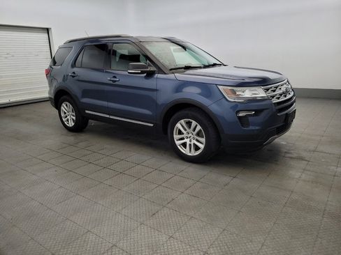 Used 2019 Ford Explorer XLT w/ Equipment Group 202A AWD/4WD image 11