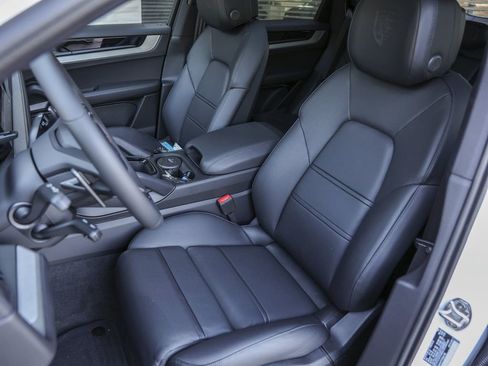 New 2026 Porsche Cayenne Coupe AWD/4WD image 6
