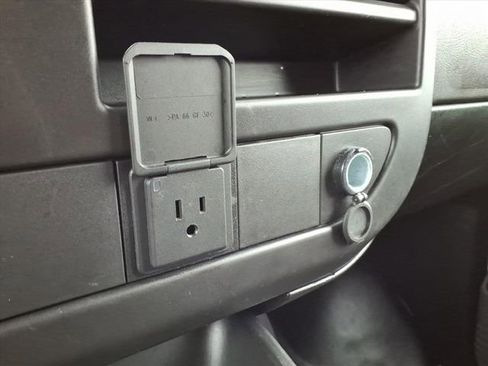 Used 2022 Chevrolet Express 2500 w/ Driver Convenience Package image 28