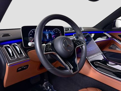 Used 2023 Mercedes-Benz S 580 4MATIC Sedan image 9