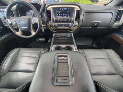 Used 2017 GMC Sierra 2500 Denali w/ Suspension Package, Off-Road AWD/4WD image 15