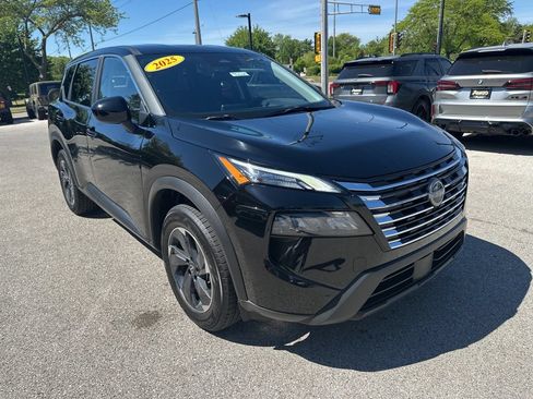 Used 2025 Nissan Rogue SV FWD image 4