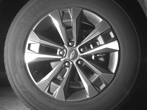 Used 2025 Chevrolet Equinox LT FWD image 13