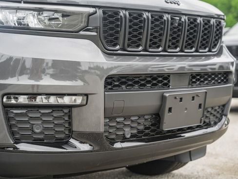 New 2025 Jeep Grand Cherokee L Limited w/ Luxury Tech Group II image 13