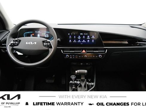 New 2026 Kia Niro EX FWD image 17