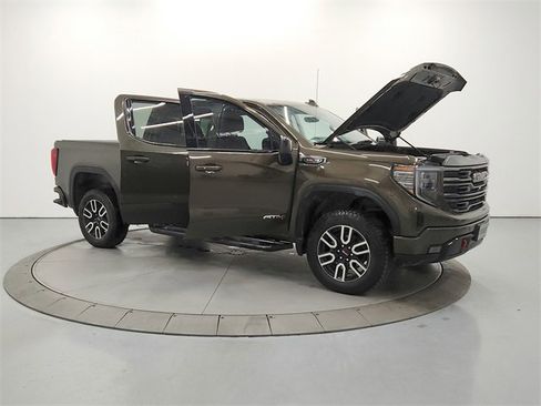 Used 2023 GMC Sierra 1500 AT4 w/ Technology Package image 9